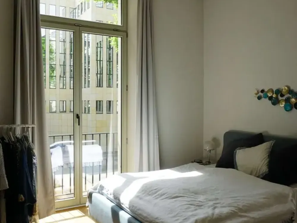 Stilvolle Wohnung in kernsaniertem Altbau mit Balkon