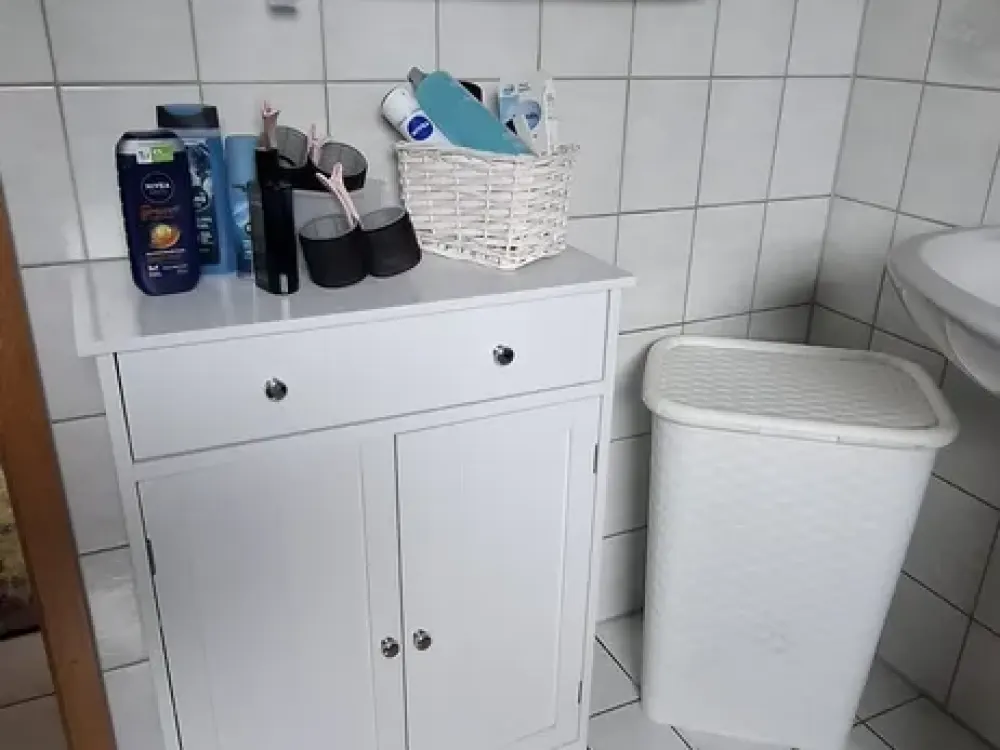 Nachmieter für 3 Zimmern und Balkon in Stutensee ges. Anzeige genau lesen.