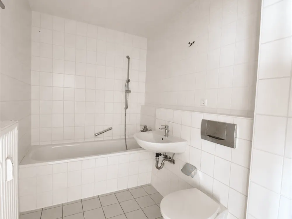 schöne große 2-Raum Wohnung im Osten Leipzigs zu vermieten