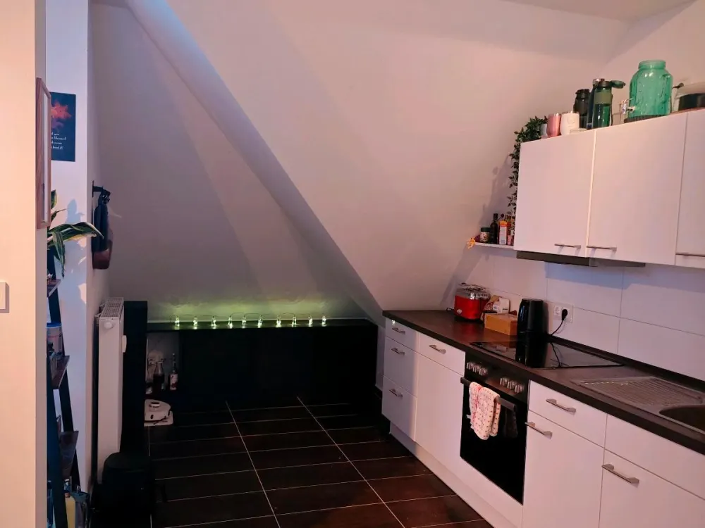 EXKLUSIVE und ZENTRALE 2-Zimmerwohnung mit Balkon und Badewanne