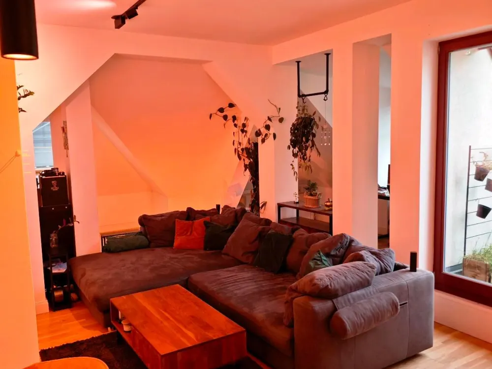 EXKLUSIVE und ZENTRALE 2-Zimmerwohnung mit Balkon und Badewanne
