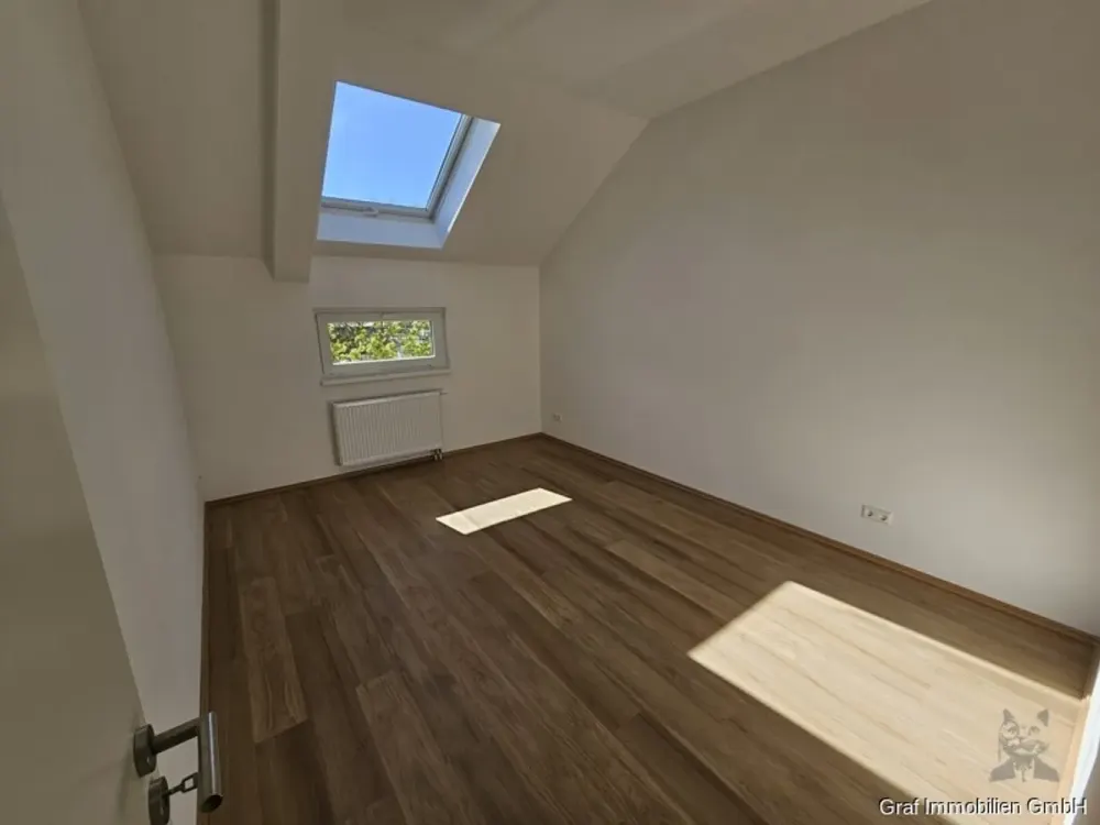 Sanierte Hochwertige großzügige 2-3 -Zimmer-Wohnung mit Aufzug in Fredersdorf-Vogelsdorf