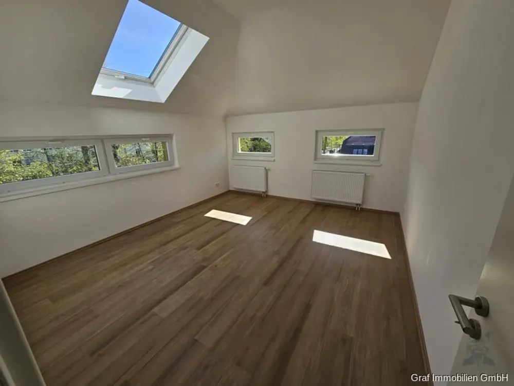 Sanierte Hochwertige großzügige 2-3 -Zimmer-Wohnung mit Aufzug in Fredersdorf-Vogelsdorf