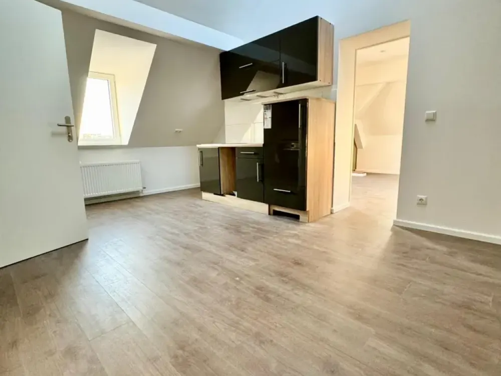 +++Wie Neubau nach Sanierung, 2 Zimmerwohnung mit offener Küche im schönen Lankwitz+++