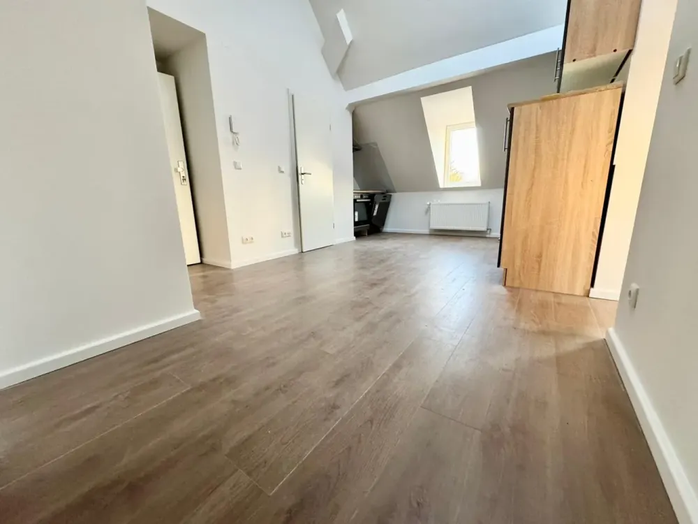 +++Wie Neubau nach Sanierung, 2 Zimmerwohnung mit offener Küche im schönen Lankwitz+++