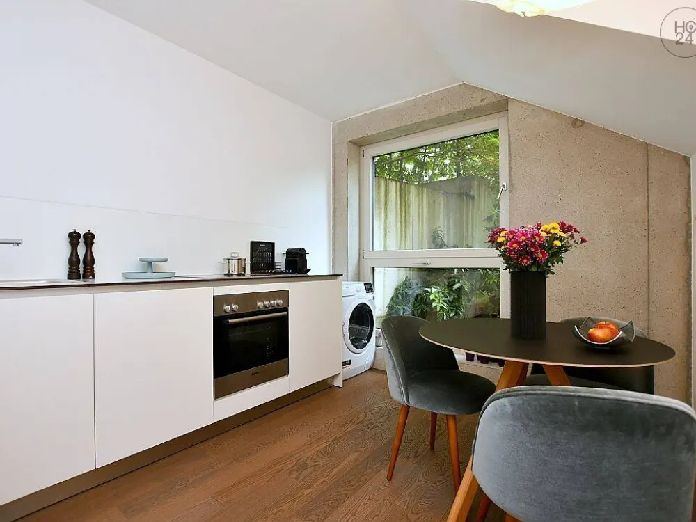 Exklusive Wohnung mit Reinigungsservice in toller Halbhöhenlage in Stuttgart Nord