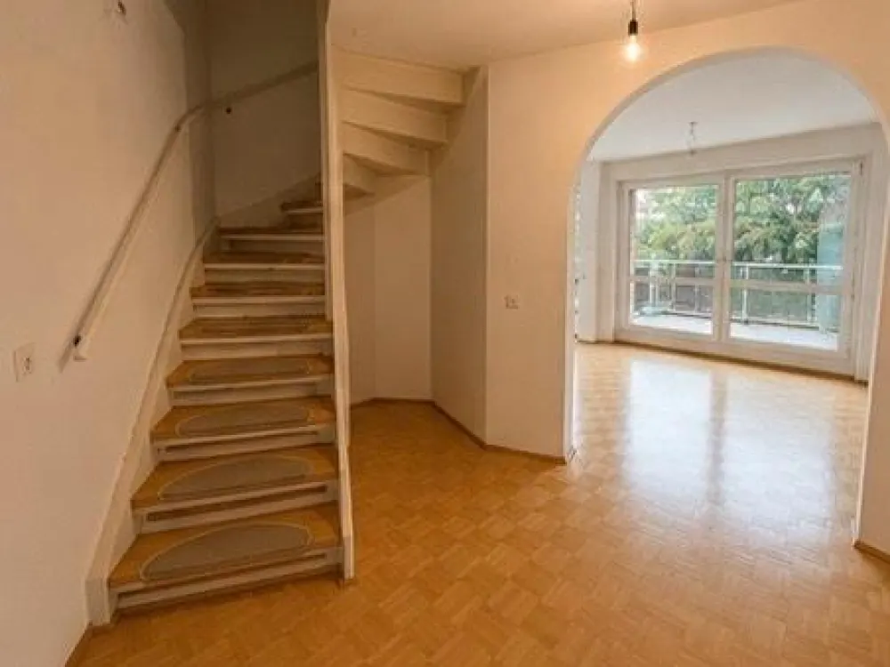 2 Zimmer Maisonette-Wohnung mit großem Balkon Schlebusch