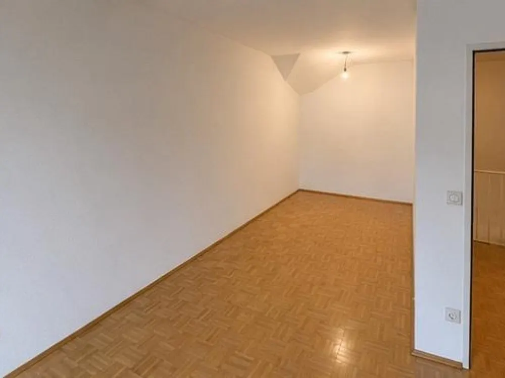 2 Zimmer Maisonette-Wohnung mit großem Balkon Schlebusch