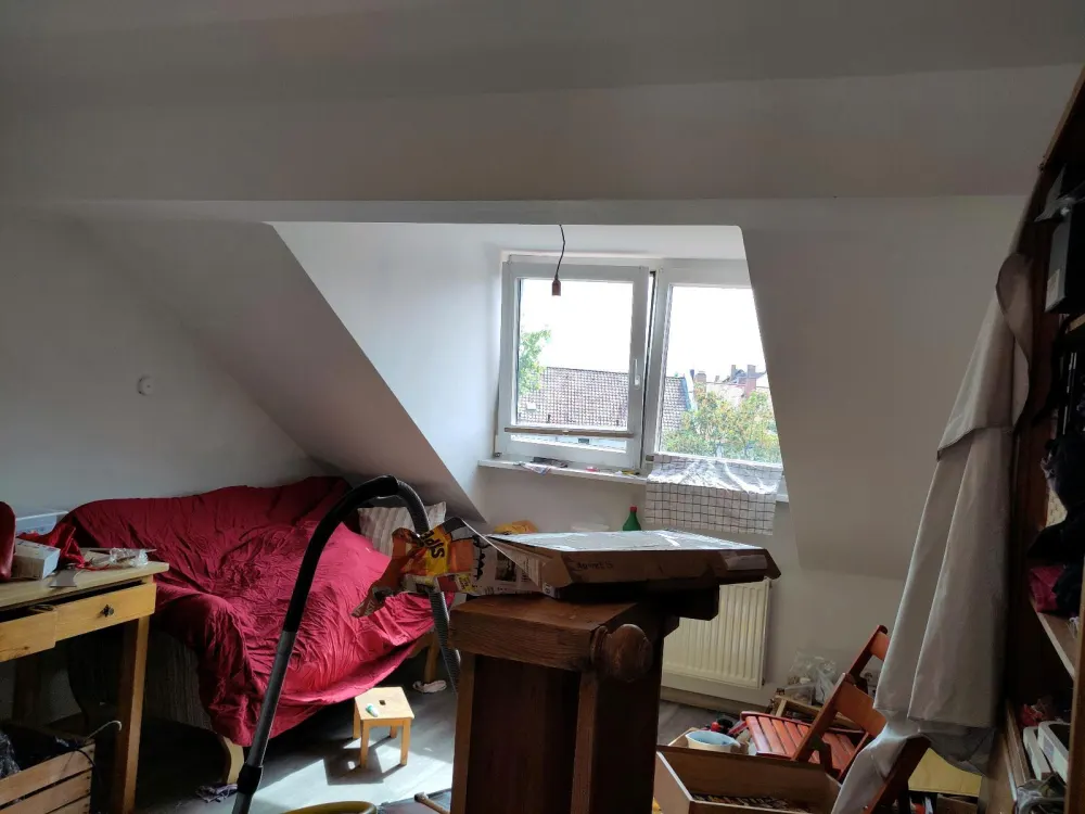 2 Zimmer DG Wohnung 40qm 650 warm St Johannis