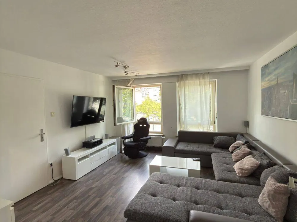WG: Schöne zentrale 4-Zimmer Wohnung in der Nürnberger Südstadt