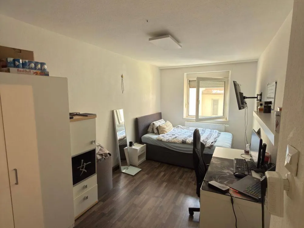 WG: Schöne zentrale 4-Zimmer Wohnung in der Nürnberger Südstadt