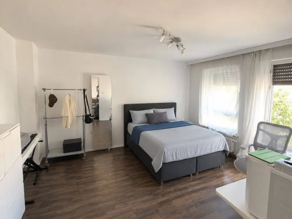 WG: Schöne zentrale 4-Zimmer Wohnung in der Nürnberger Südstadt