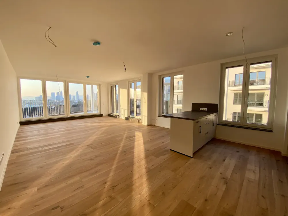 Exclusive 4-Room Apartment with Fitted Kitchen