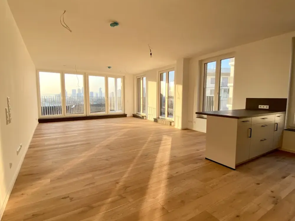 Exclusive 4-Room Apartment with Fitted Kitchen