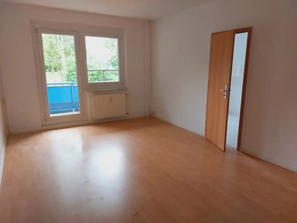 3 Raumwohnung im Balkon in der Hochparterre