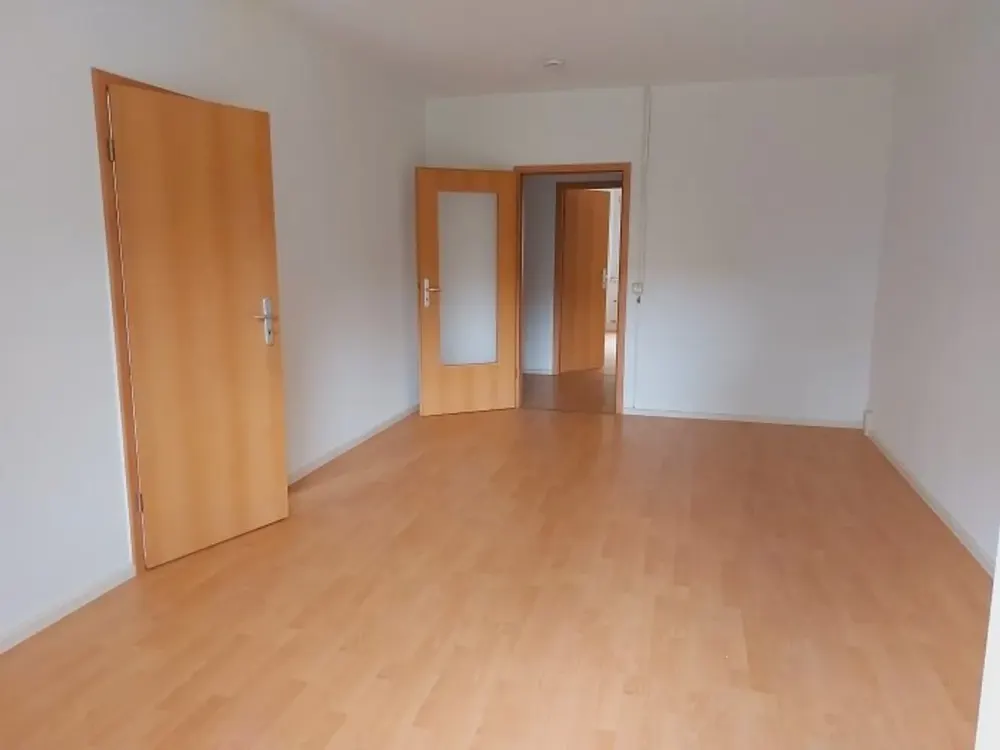 3 Raumwohnung im Balkon in der Hochparterre