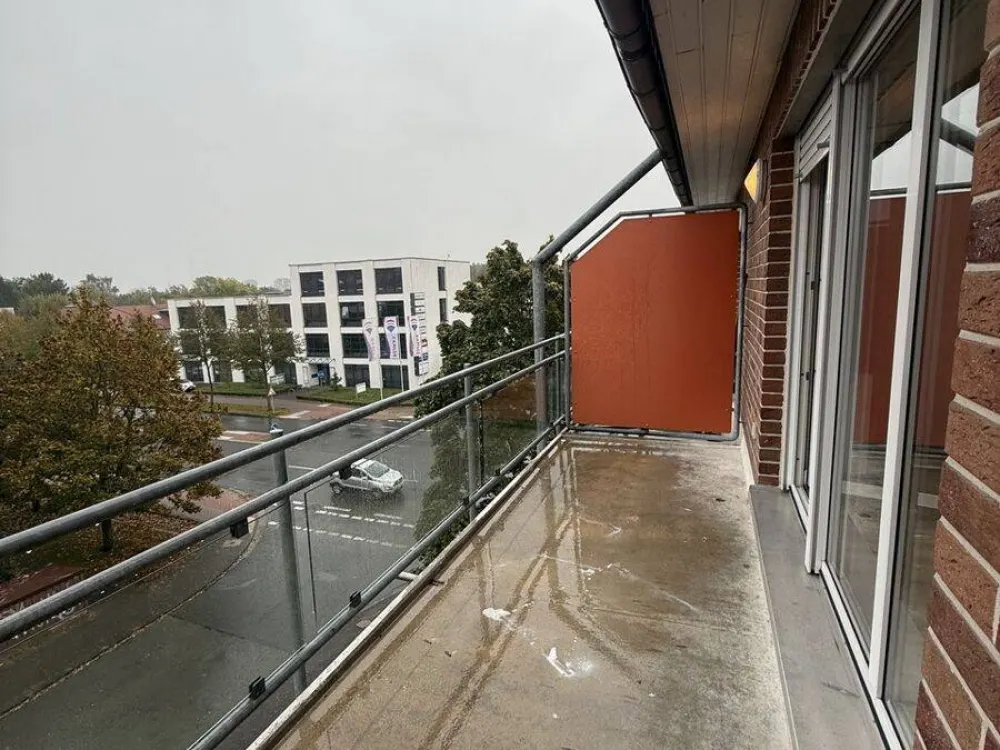 Attractive 2-Room Maisonette Apartment with Kitchenette, Balcony and Parking Space