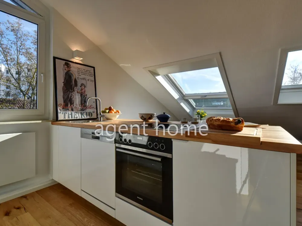 MÖBLIERT - LOFTFEELING in BÖBLINGEN - 1-Zimmer-Dachgeschoss-Wohnung