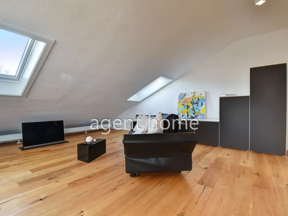 MÖBLIERT - LOFTFEELING in BÖBLINGEN - 1-Zimmer-Dachgeschoss-Wohnung