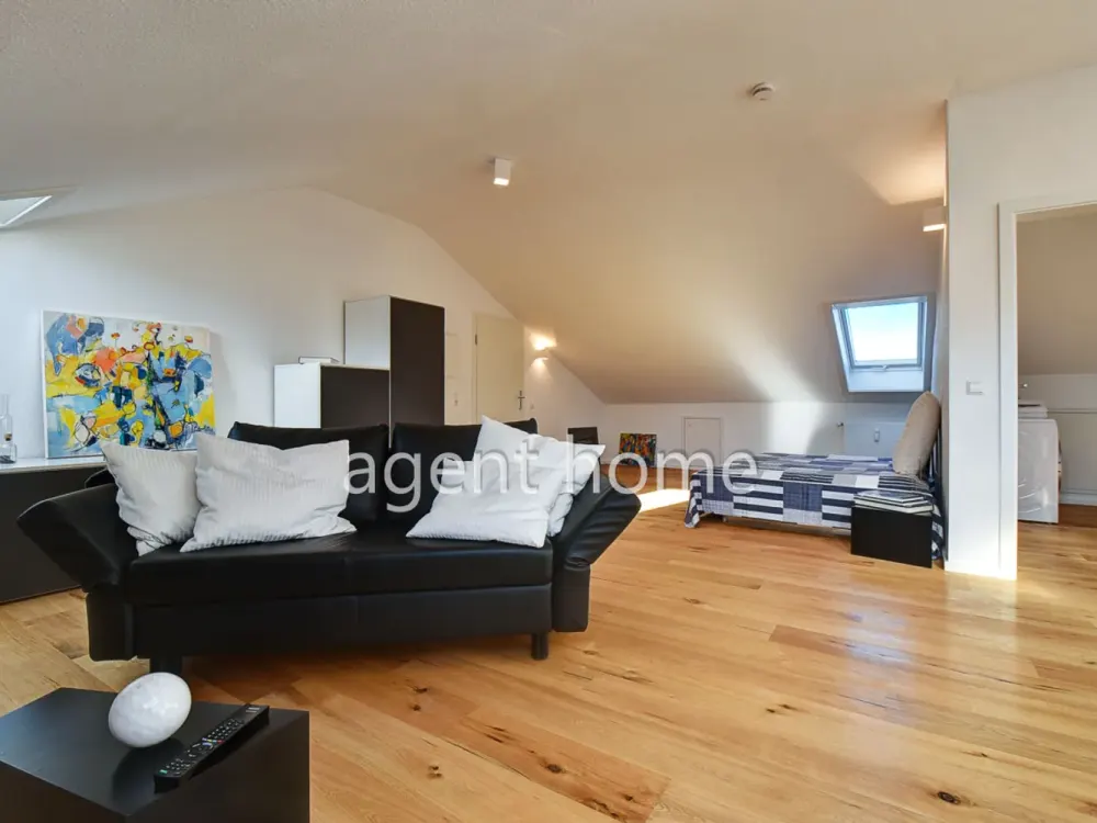 MÖBLIERT - LOFTFEELING in BÖBLINGEN - 1-Zimmer-Dachgeschoss-Wohnung