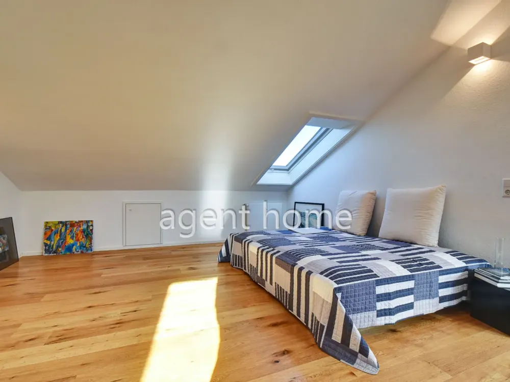 MÖBLIERT - LOFTFEELING in BÖBLINGEN - 1-Zimmer-Dachgeschoss-Wohnung