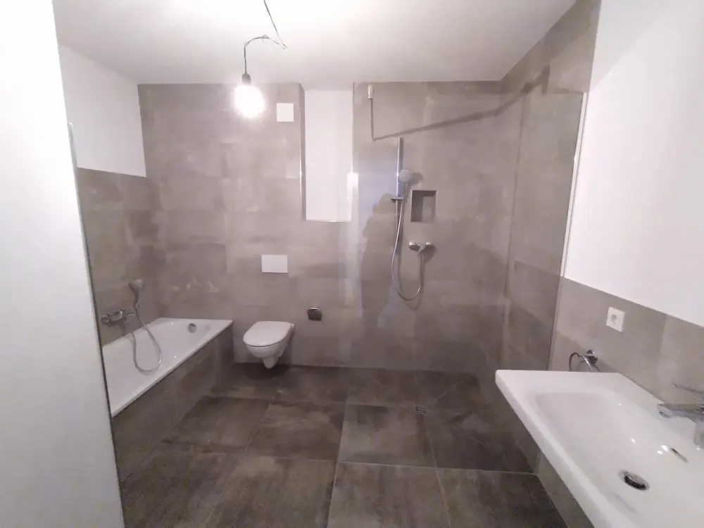 Moderne 3 Zimmerwohnung mit großem Balkon
