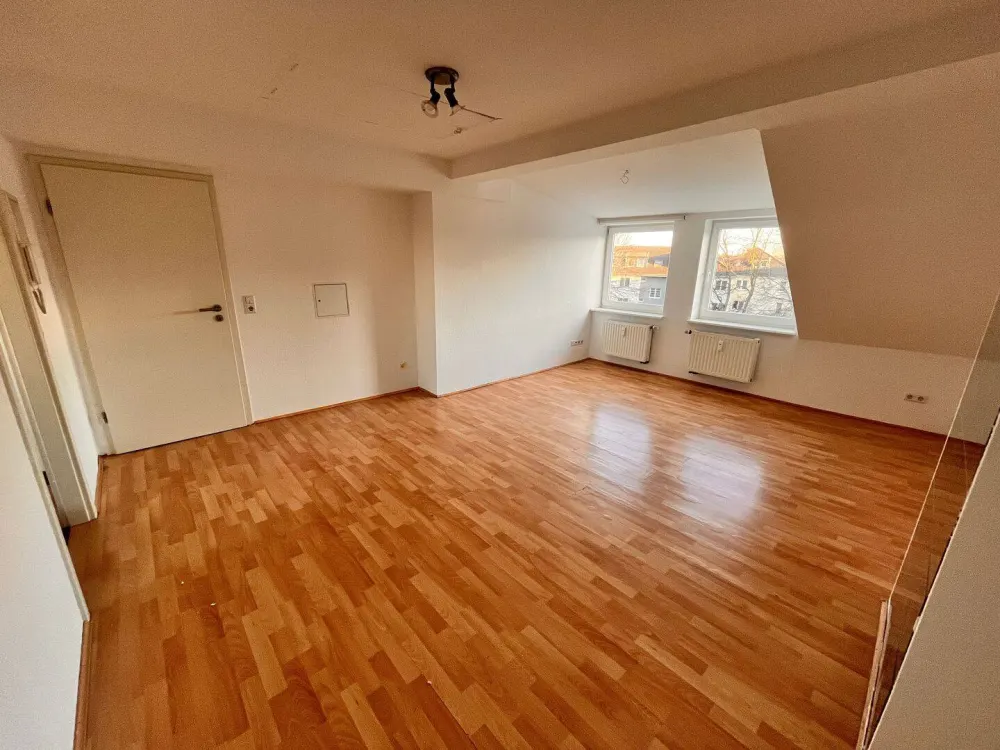 Ruhige 2-Zimmerdachgeschoßwohnung in Köln-Höhenberg