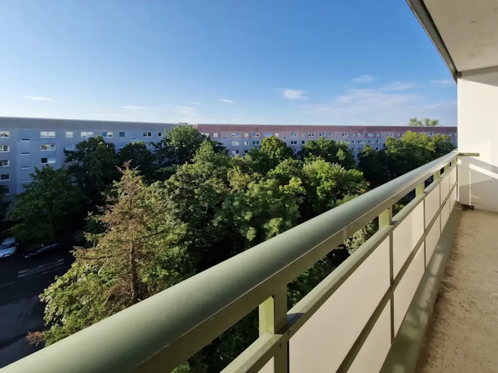 Large Daylight Kitchen, 3 Rooms and Balcony! Your New Apartment Awaits Here!