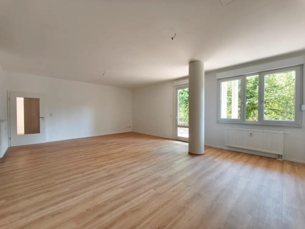 **Großzügige Fläche mit Garten, Ankleideraum, Speisekammer und Wohlfühlbad in idyllischer Wohnlage**