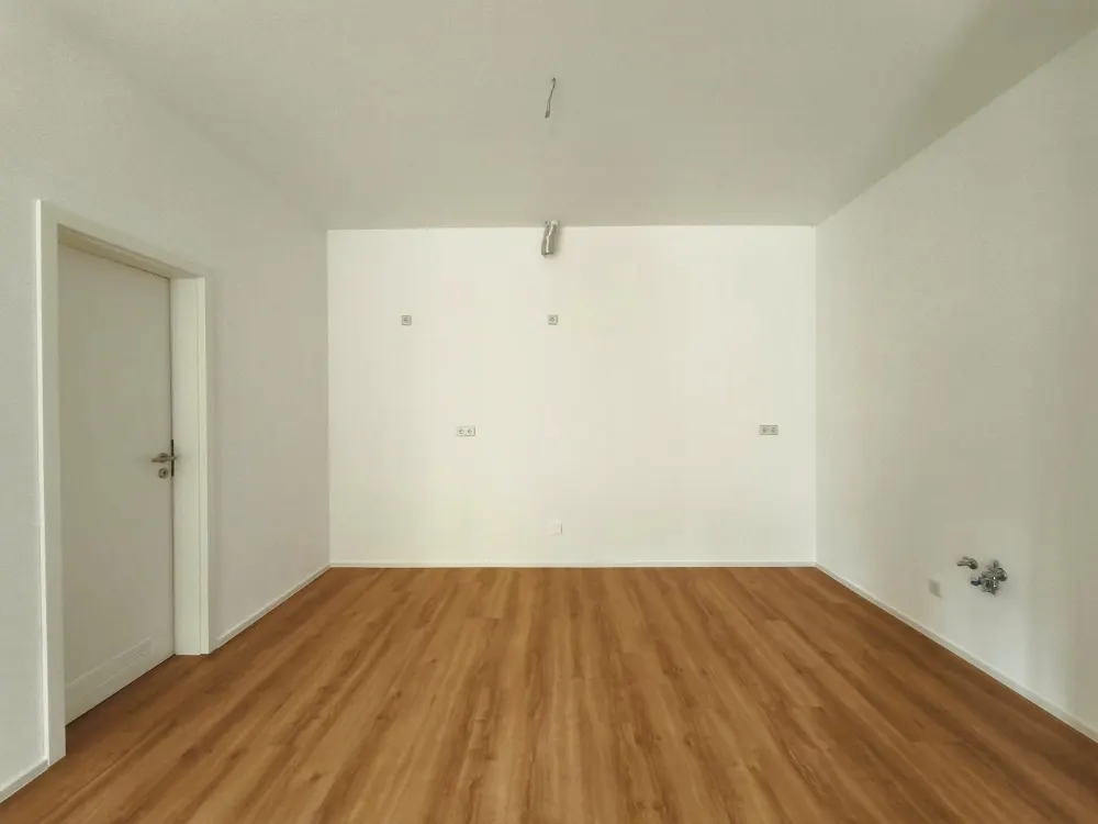 **Großzügige Fläche mit Garten, Ankleideraum, Speisekammer und Wohlfühlbad in idyllischer Wohnlage**