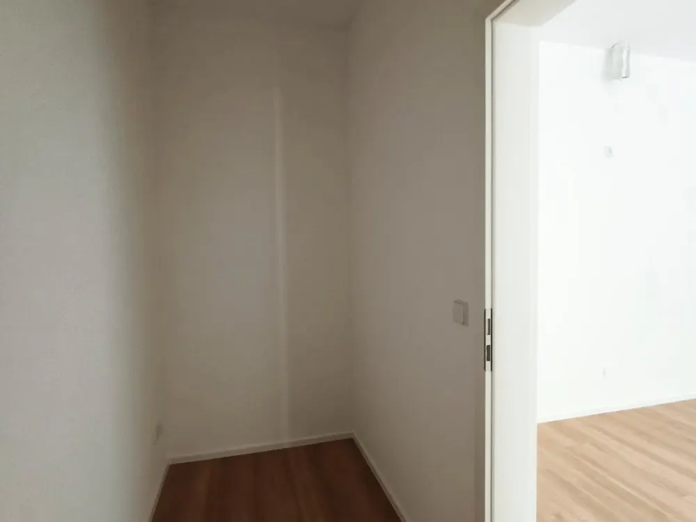 **Großzügige Fläche mit Garten, Ankleideraum, Speisekammer und Wohlfühlbad in idyllischer Wohnlage**