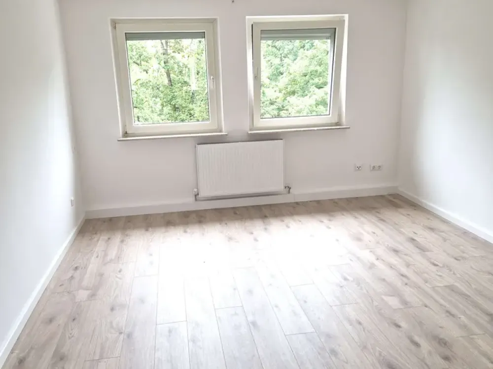 Bright 2-Room Apartment on the 4th Floor at Südstadtpark in Fürth!