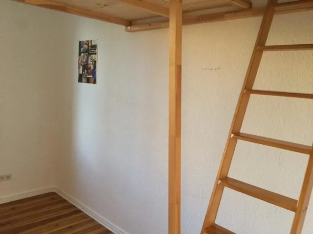 Helle wunderschöne Wohnung, teils möbliert, ab November