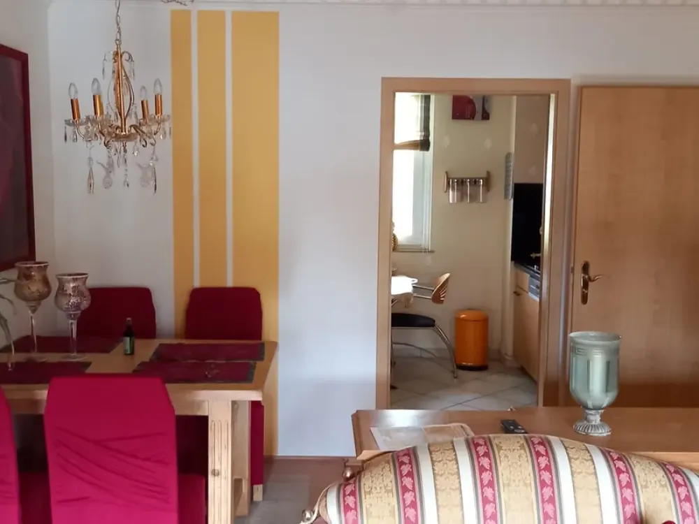 Gut geschnittene 3-Zimmer-Wohnung mit Wintergarten in München-Am Hart