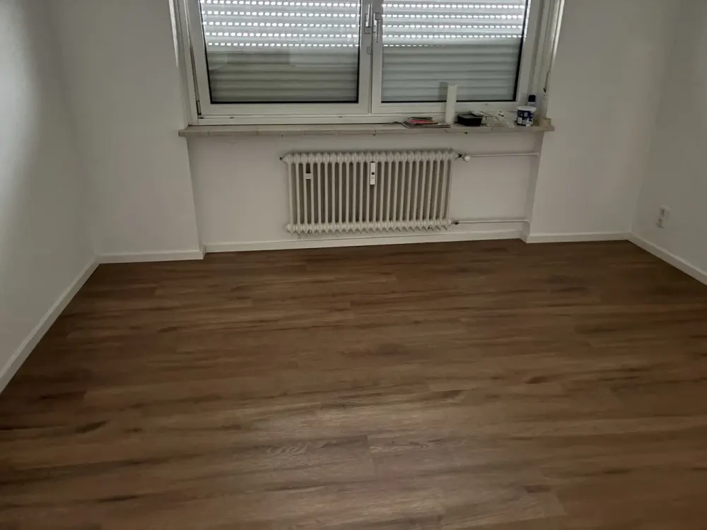 Zuhause mit 3 Zimmern und Balkon in Germering