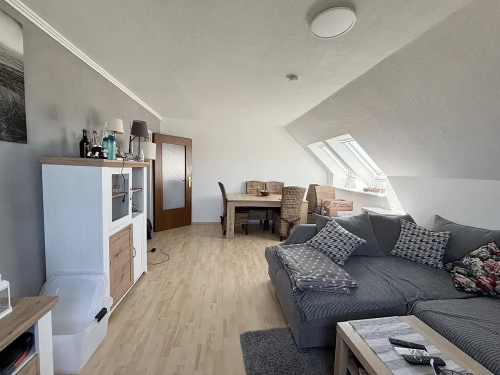 Ruhige 3-Zimmer-Dachgeschosswohung mit Garten und Balkon in Riede