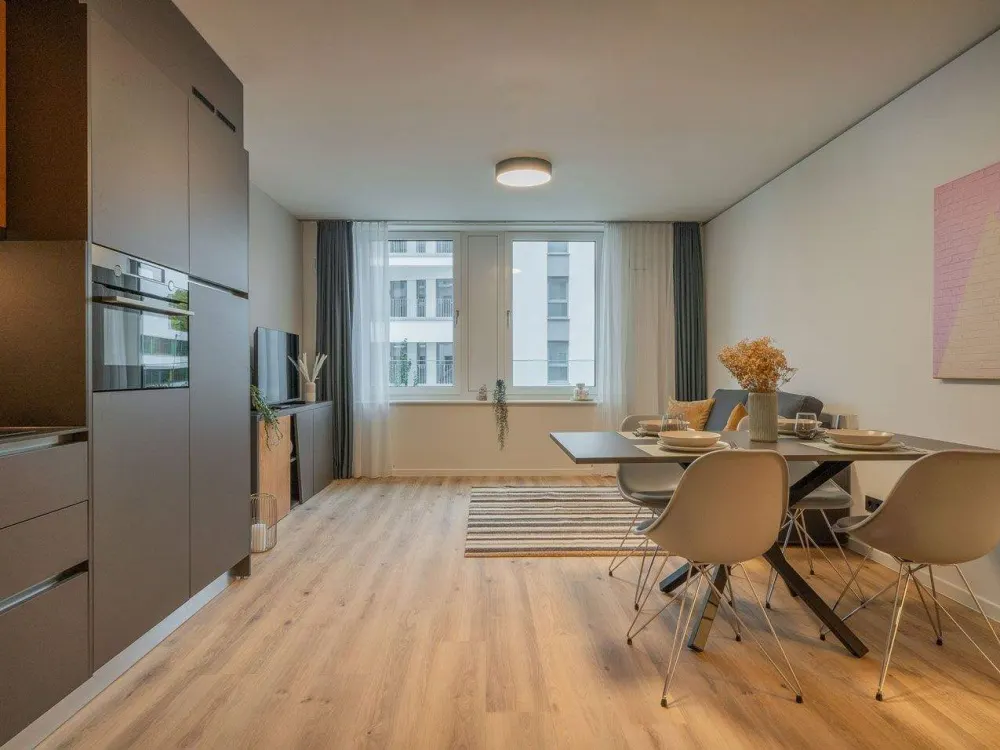 Möbliertes 2.5-Zimmer-Apartment in Frankfurt, City Pop