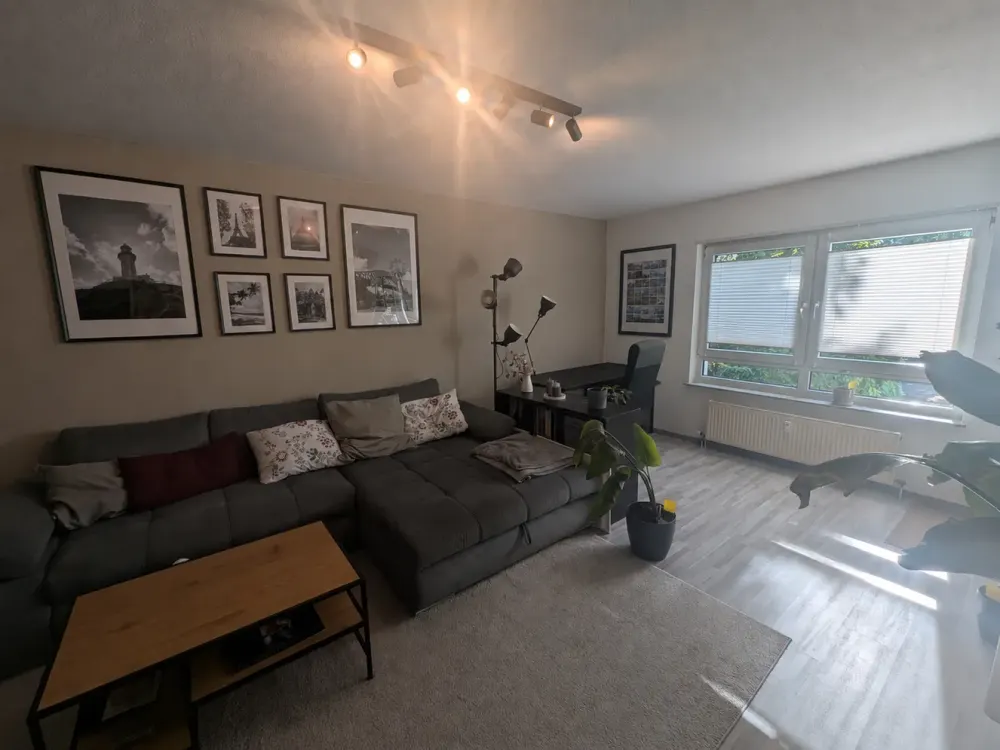 Helle möblierte 3-Zimmer-Wohnung mit Balkon und Tiefgaragenstellplatz, Befristung 01.01.-30.06.2027