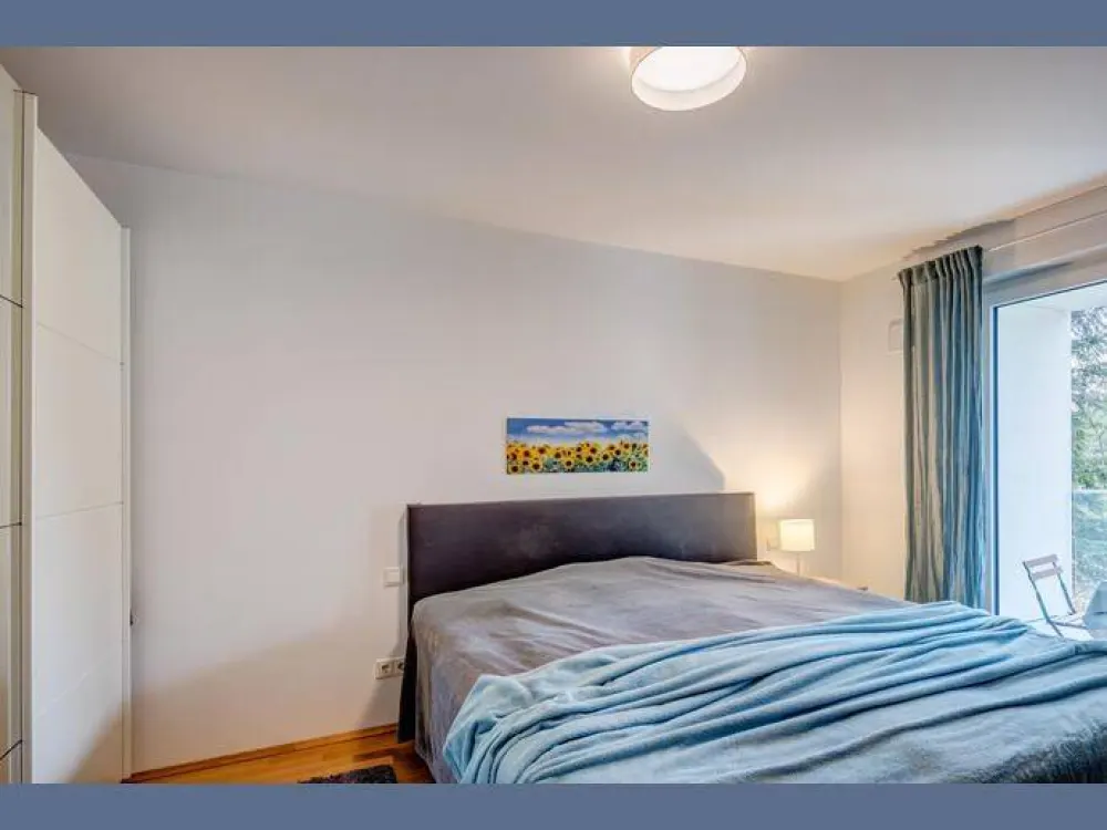 Möbliert: Moderne 2-Zimmer Wohnung mit Loggia