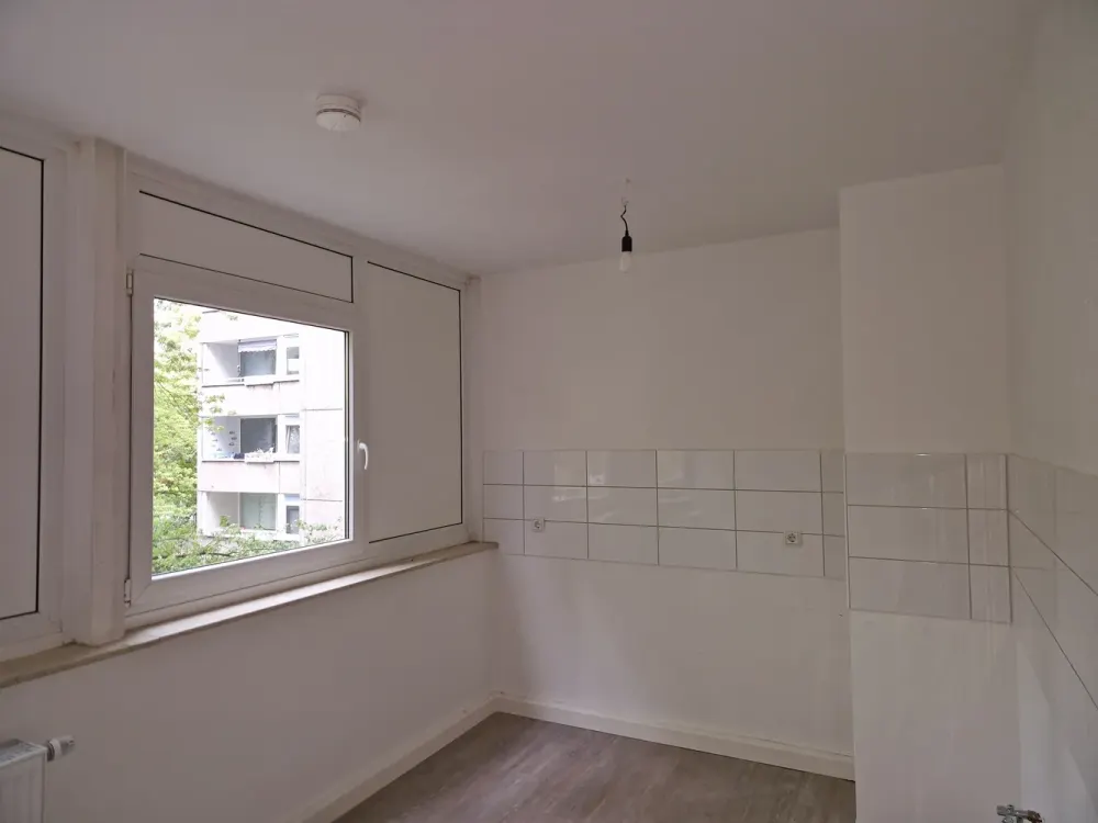 Hier findet jeder seinen Platz: komplett renovierte 3-Zimmer-Wohnung mit Balkon!