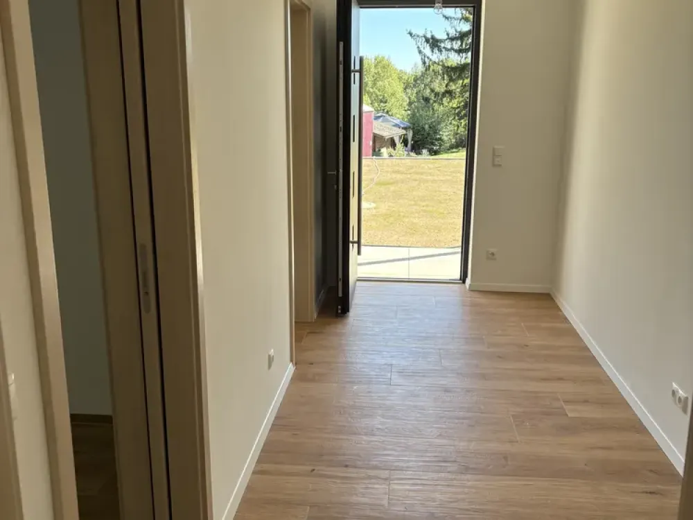 Ersteinzug in Frauenaurach: 3-Zimmer-Wohnung mit überdachter Terrasse