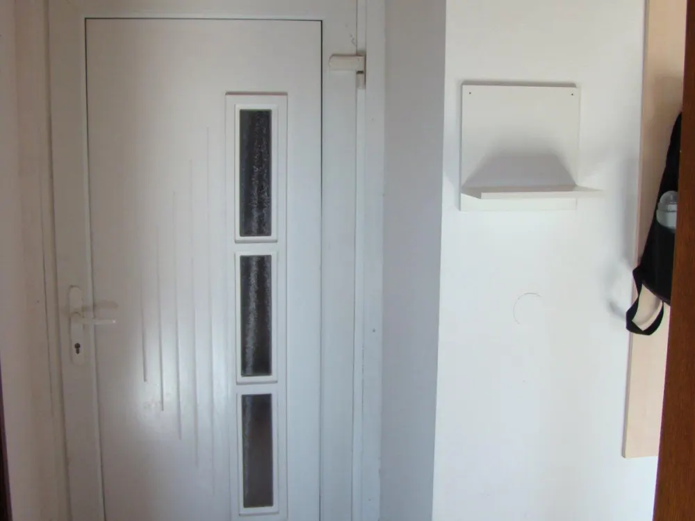 Möblierte Wohnung 30m2 mit separater Küche (1. OG)