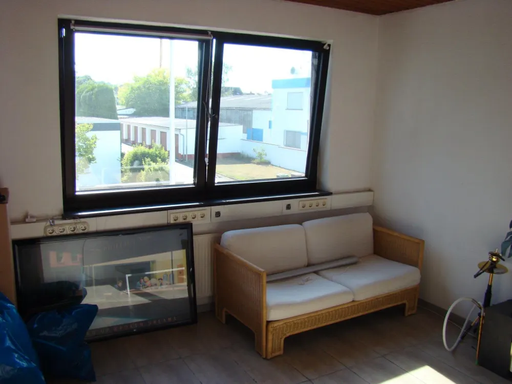 Möblierte Wohnung 30m2 mit separater Küche (1. OG)