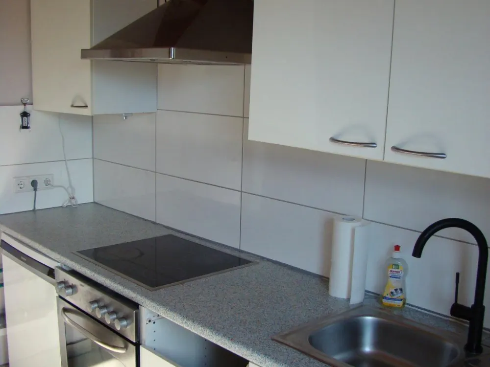 Möblierte Wohnung 30m2 mit separater Küche (1. OG)
