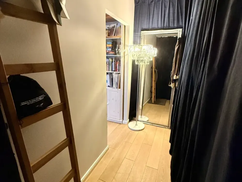 Westend-Süd | Exceptional 4.5-Room Apartment with Air Conditioning, Fireplace and 2 Balconies