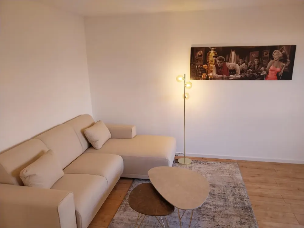Exklusiv eingerichtete 3-Zimmer Wohnung in Bestlage
