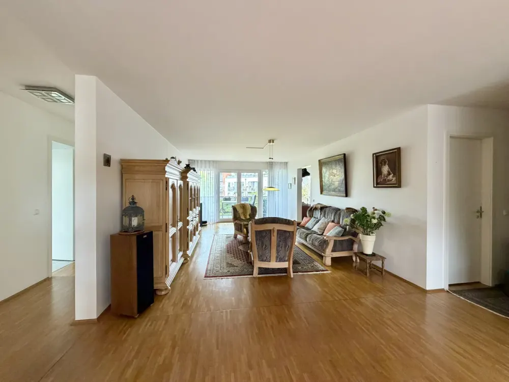 Helle, großzügige 4-Zimmer-Wohnung am Wildpark in Düsseldorf-Gerresheim