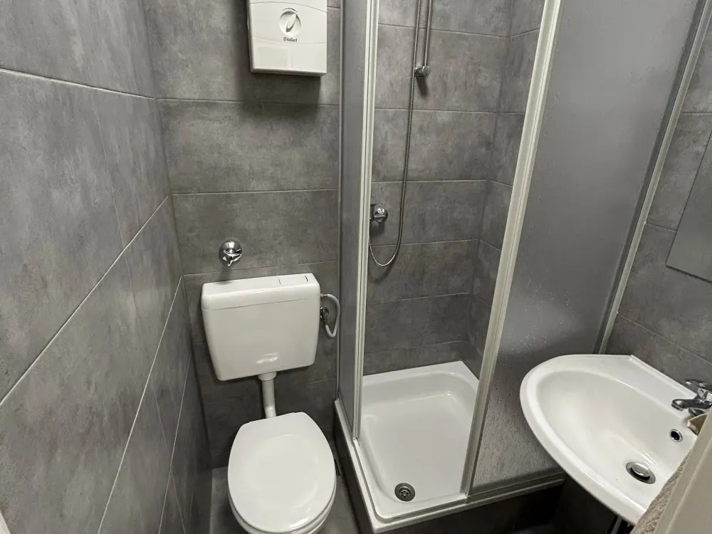 Kleines voll möbliertes Single-Apartment in Bilk (WHG09)