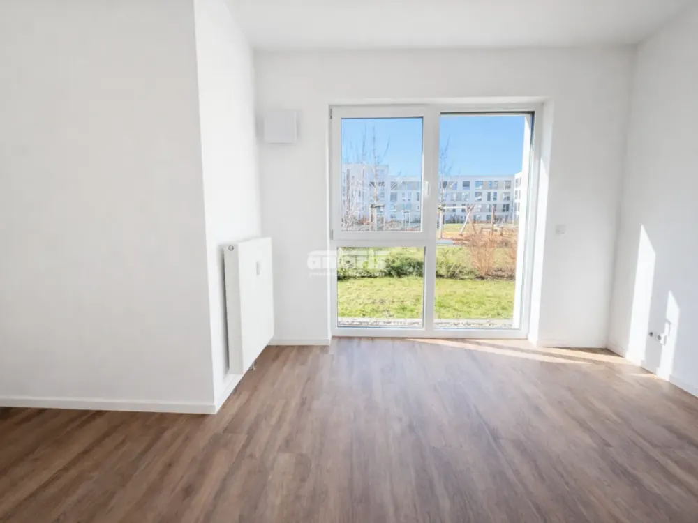 شركة antaris Immobilien GmbH مساحة واسعة للعيش, 4 غرف، تراس وحمامين