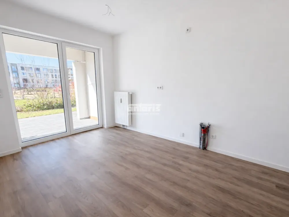 شركة antaris Immobilien GmbH مساحة واسعة للعيش, 4 غرف، تراس وحمامين